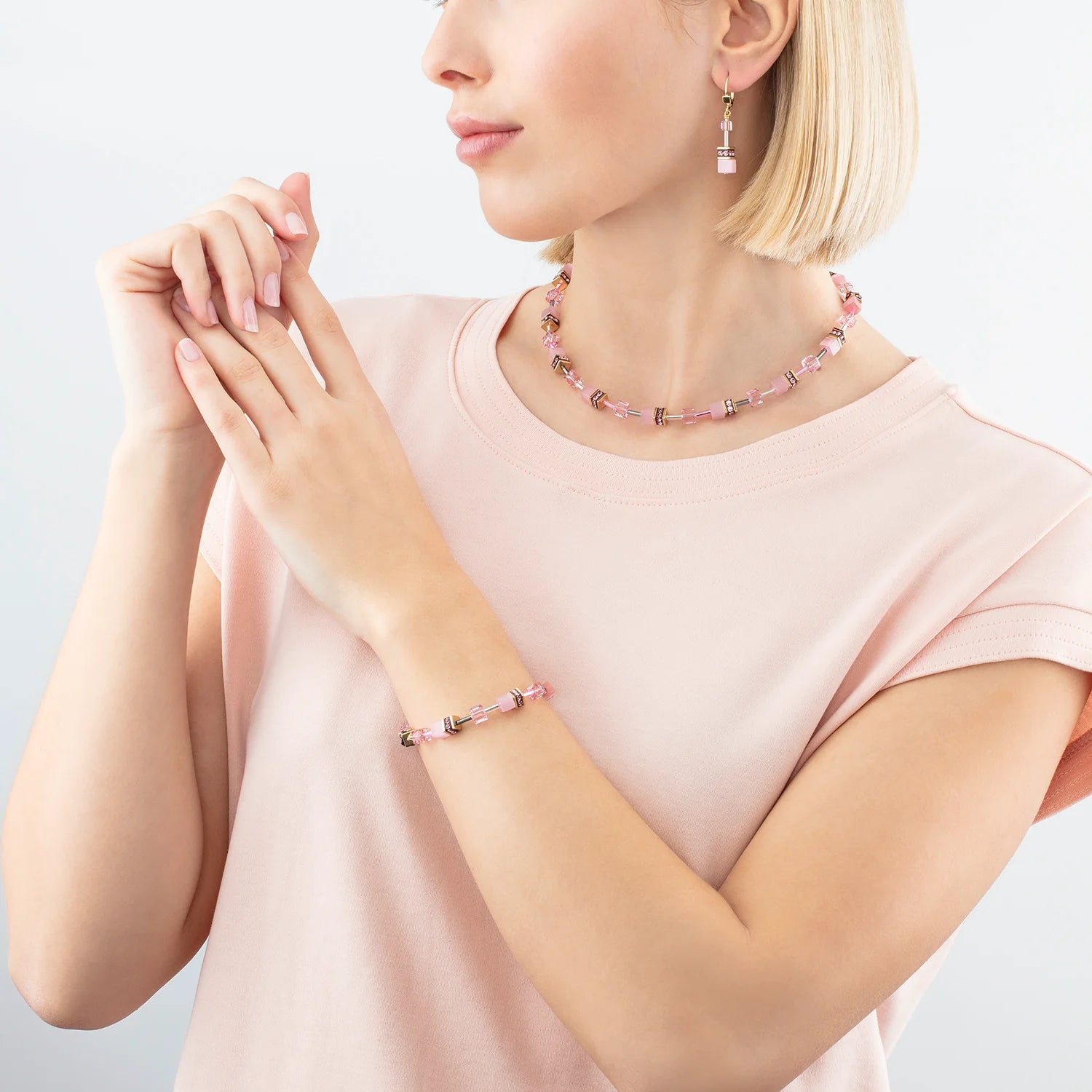 Coeur De Lion GeoCUBE® Iconic Mono Gold Necklace Pink